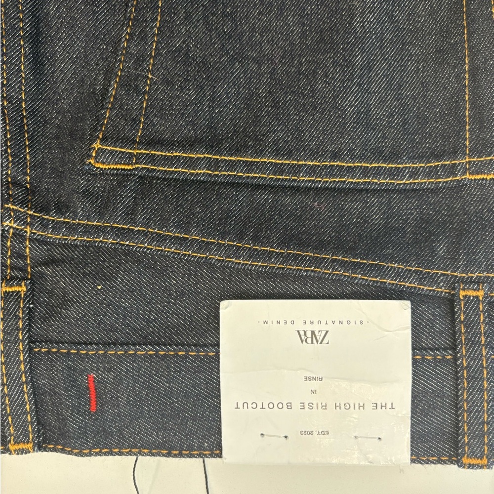 Zara Women's High Rise Dark Blue Jeans - Picture 3 of 4